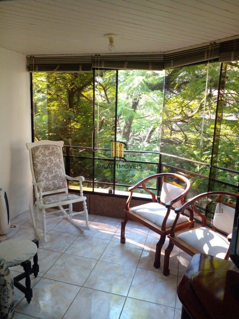 Apartamento de 2 dormitórios, 2 banheiros e 1 vaga de garagem no Bairro Petrópolis