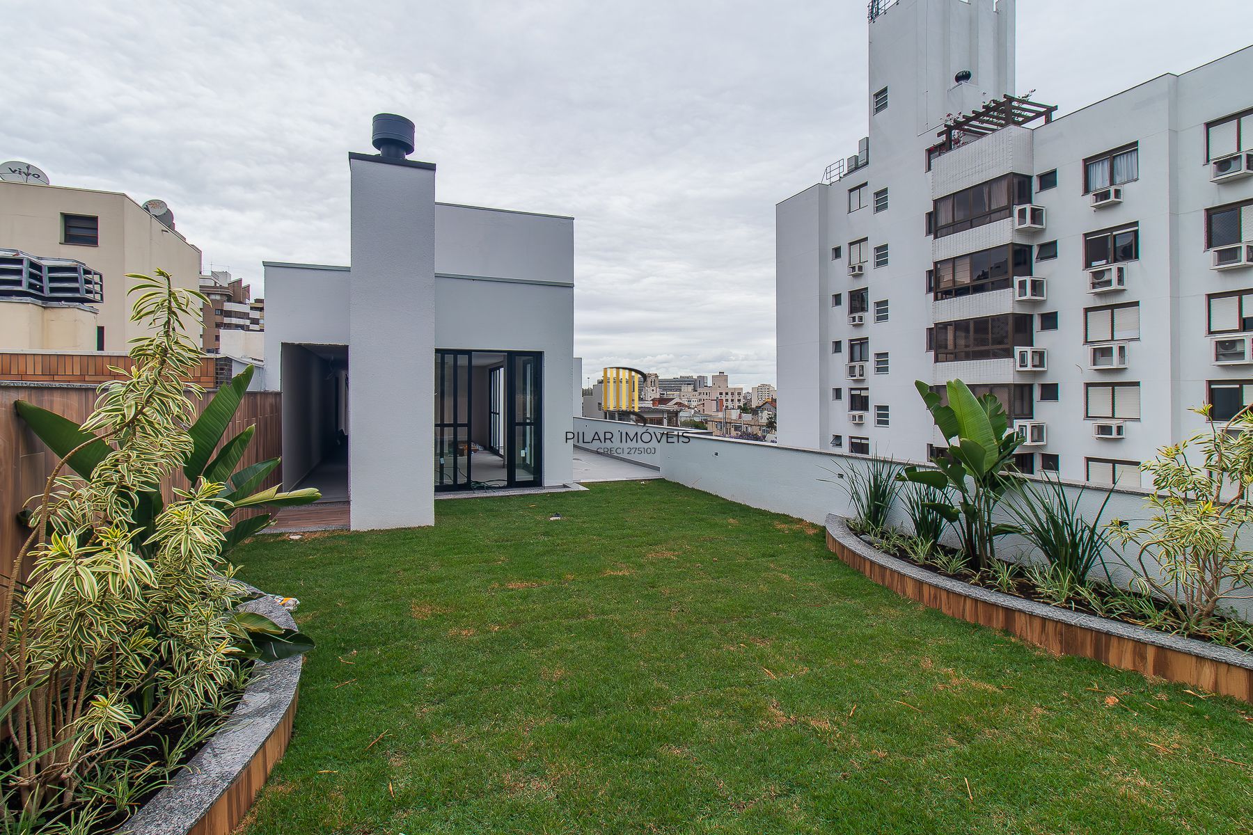 Vende-se apartamento com 2 quartos (1 suíte), 69,37m² e 1 vaga - Bela Vista