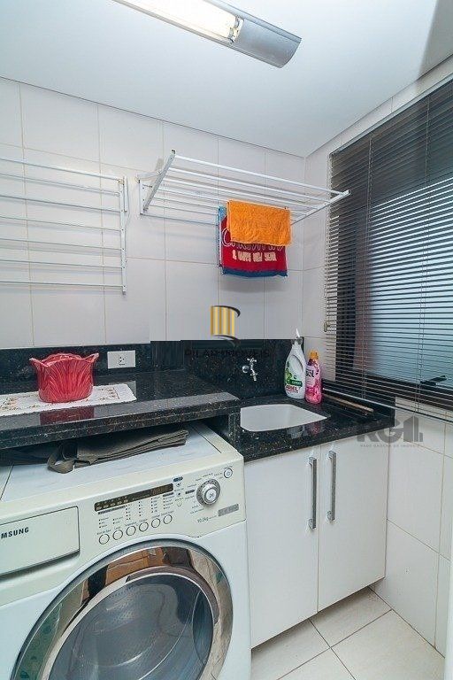 Apartamento 3 dormitórios, 1 suíte, 2 vagas de garagem no Bairro Bela Vista.