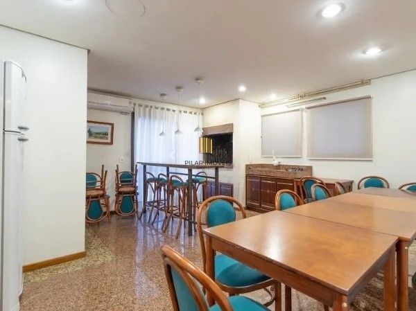 Vende-se amplo apartamento luxuoso 3 suítes e 3 vagas, hidro, mobiliado, dependência completa - 221m² - Bela Vista