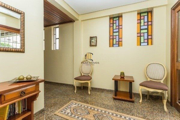 Vende-se espaçoso apartamento 4 quartos, 2 suítes, 3 vagas, próximo ao Hospital Moinhos - 154m² - Floresta