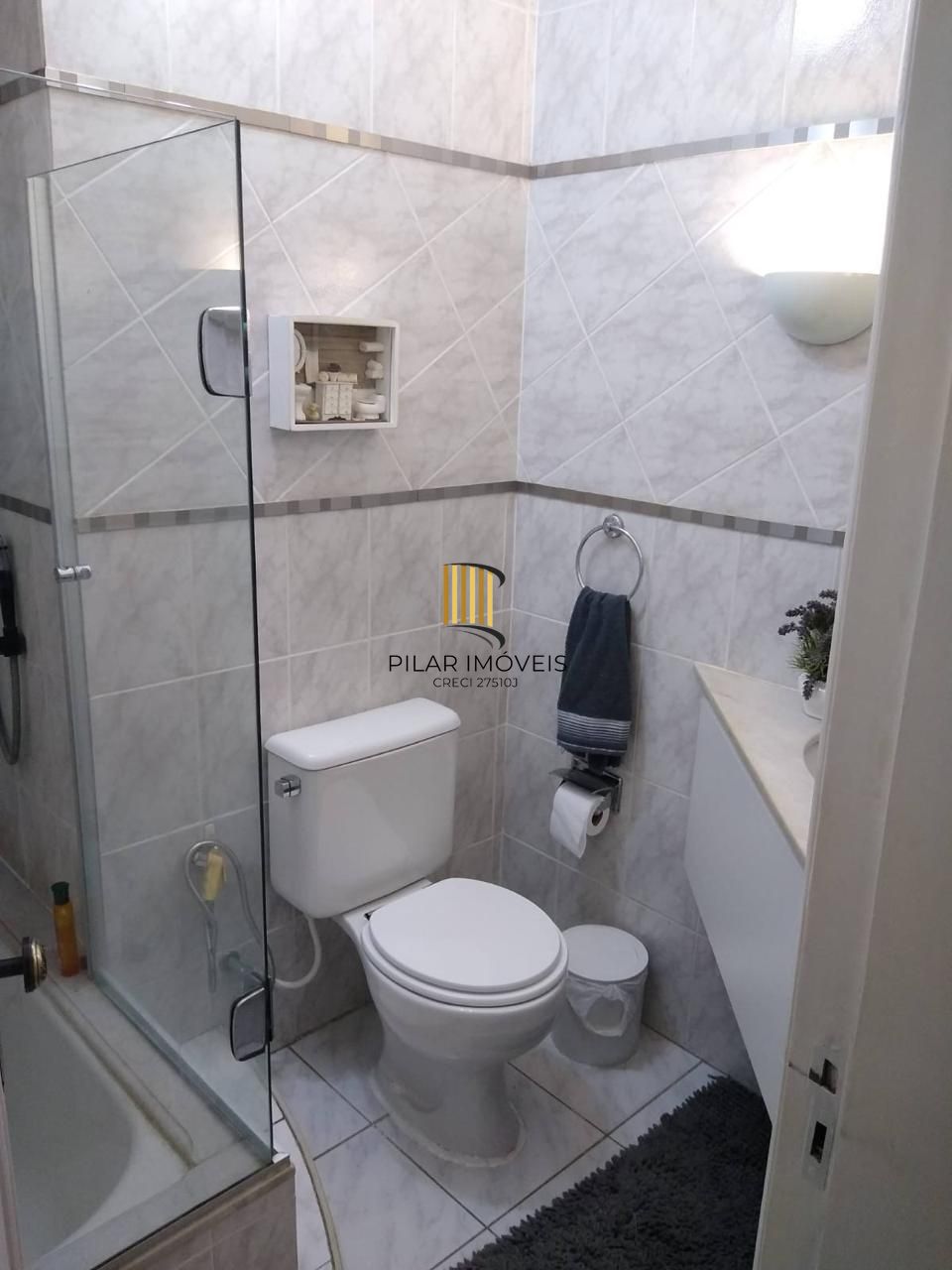 Vende-se apartamento com 3 quartos(1 suíte), 114m² e 1 vaga - Moinhos de Vento