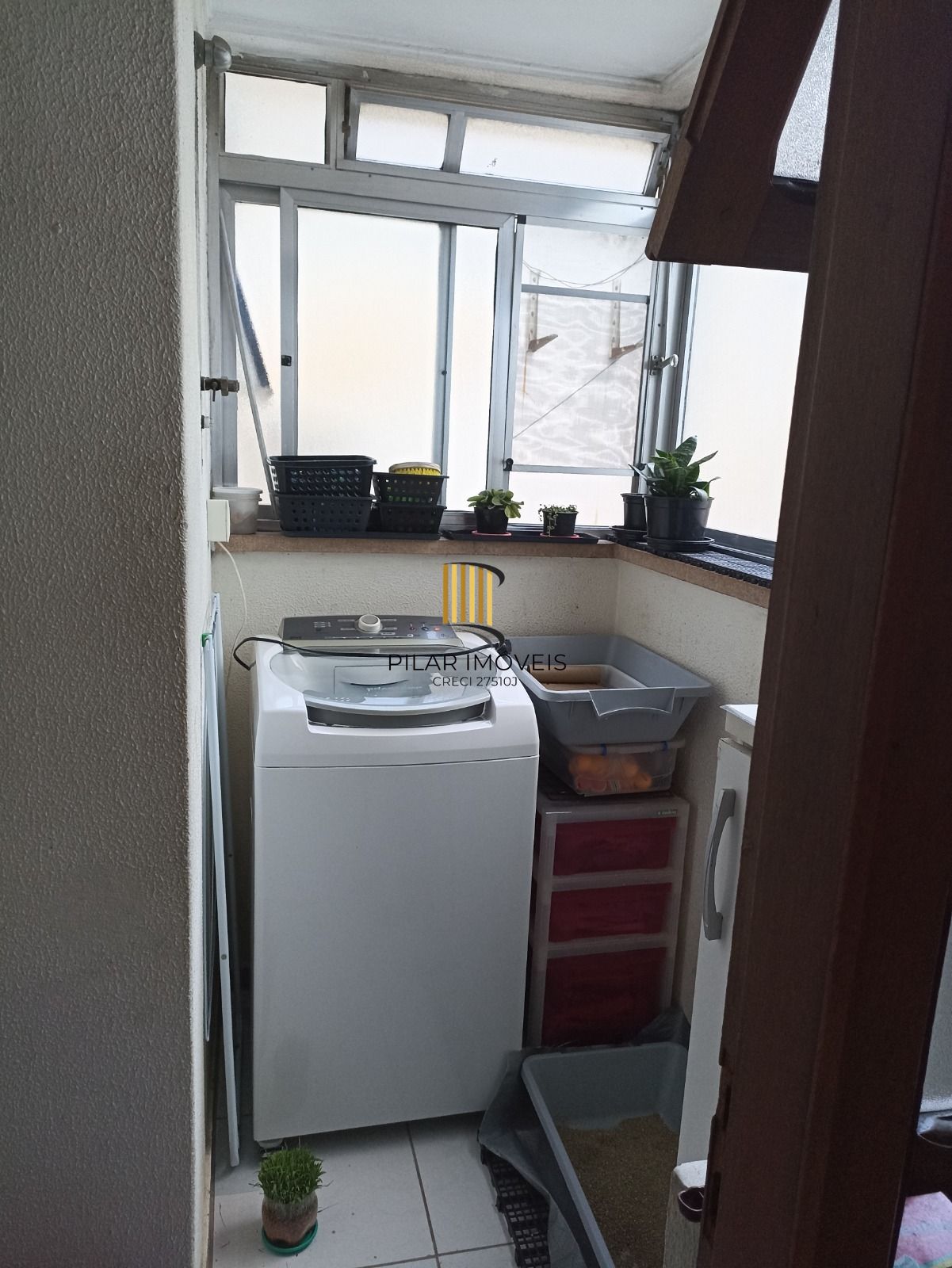 Vende-se apartamento de 1 dormitório com sacada e 47m² - Cidade Baixa