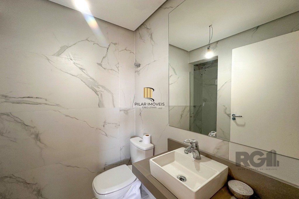 Vende-se apartaento 2 quartos com suíte e vaga coberta em região privilegiada - 72m² - Mont'Serrat