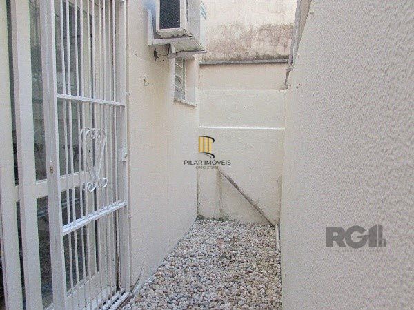 Apartamento com 1 Dormitório e Pátio Privativo no Bairro Petrópolis