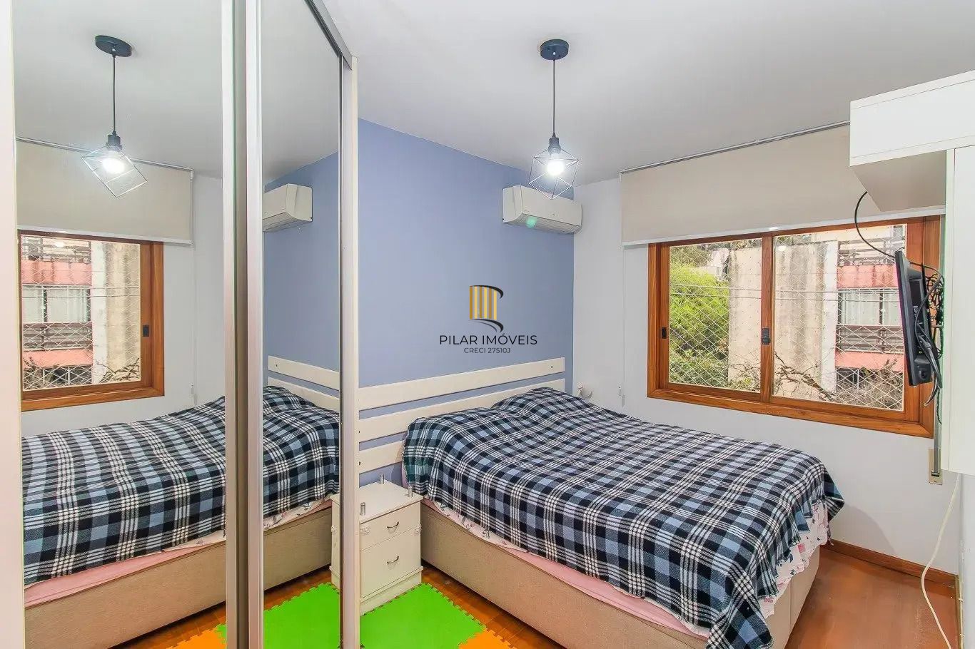Vende-se apartamento com 2 quartos, 1 vaga e sacada com churrasqueira - Bela Vista