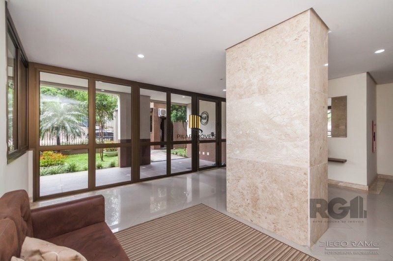 Apartamento 2 dormitórios, 1 suíte, 2 vagas no Bairro Petrópolis
