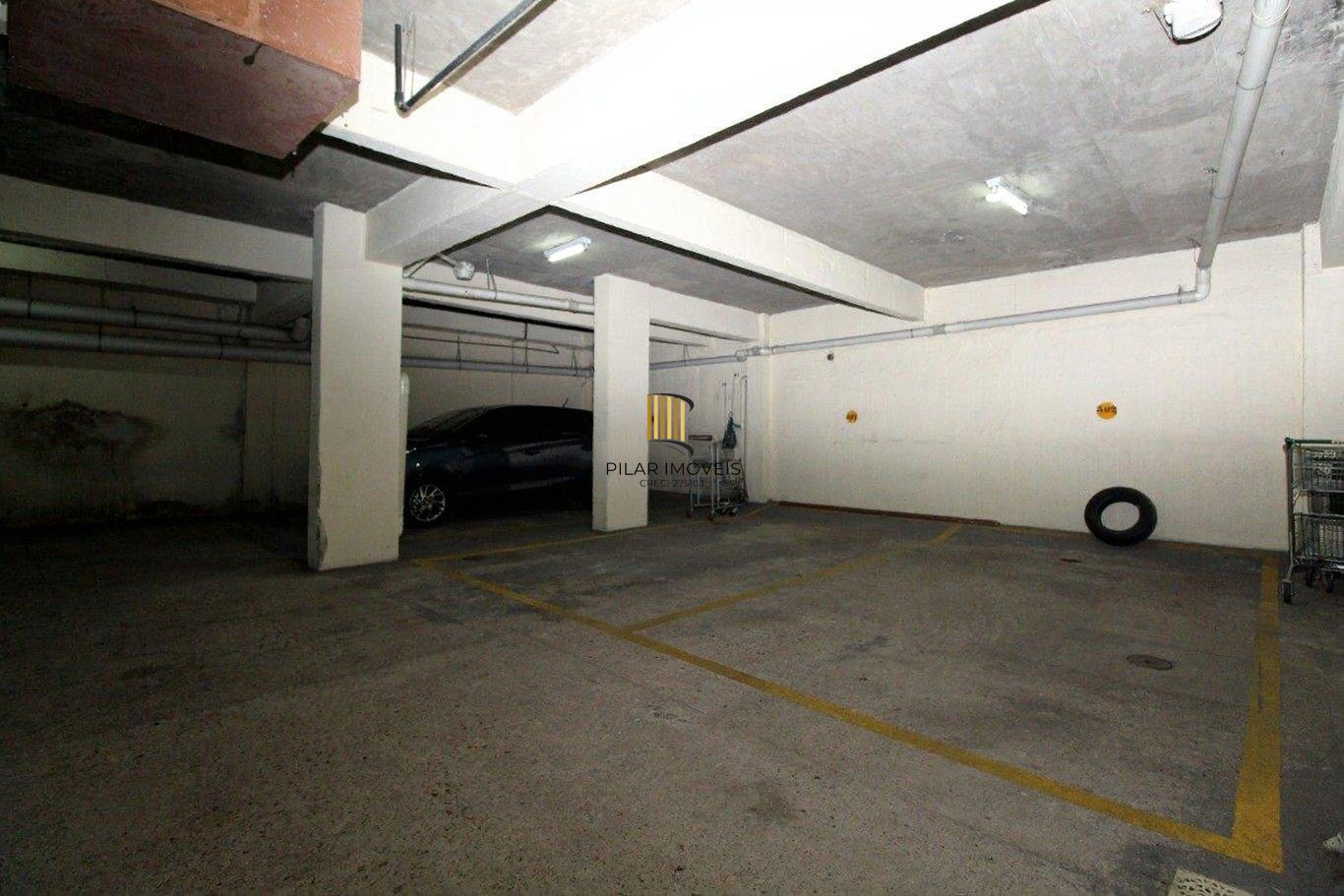 Vende-se cobertura com 3 dormitórios, piscina, 245m² e 2 vagas - Mont Serrat
