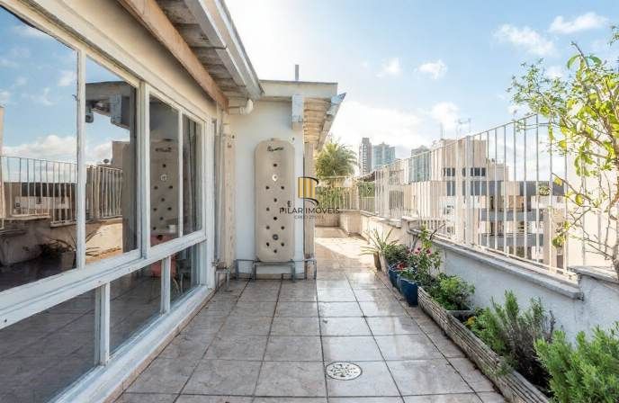 Vende-se cobertura com 4 quartos (1 suíte), 245 m² e 2 vagas – Boa Vista