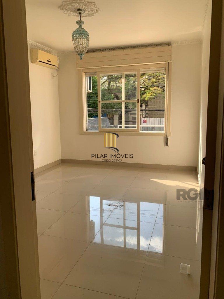 Vende-se belíssimo apartamento 3 suítes, de frente, próximo ao Parcão, reformado e com pátio - 194m² - Auxiliadora - Pilar Imóveis