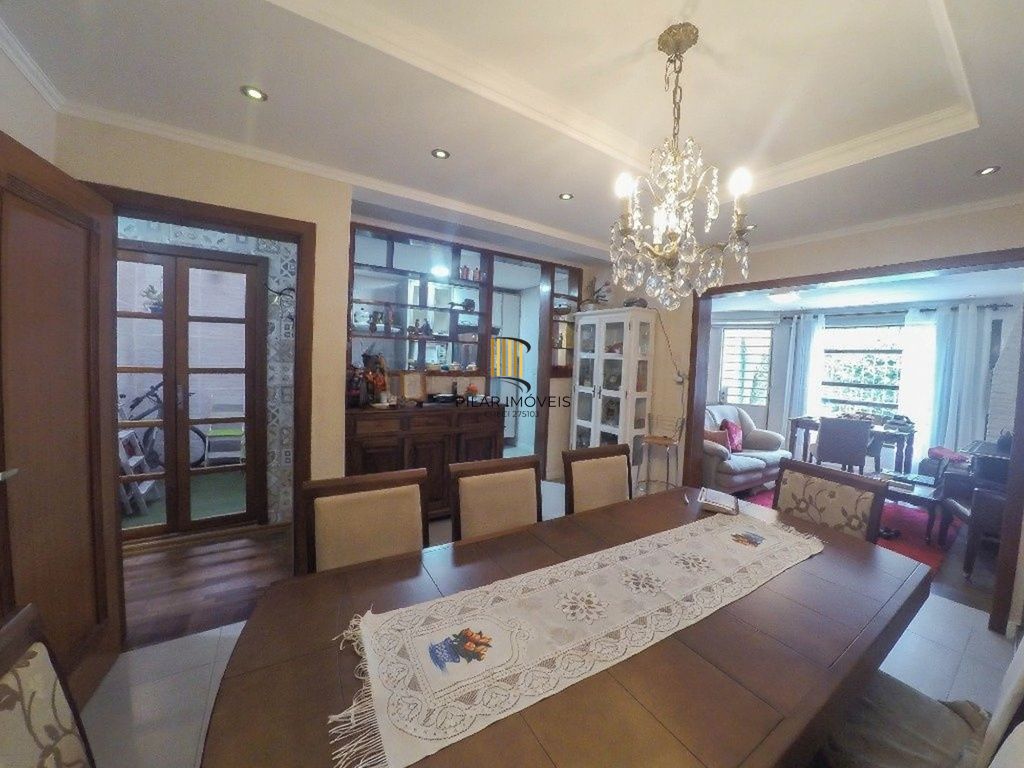 Vende-se casa com 4 quartos( 1 suíte), 156 m² e 2 vagas - Partenon