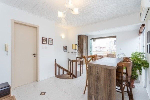 Vende-se espaçoso apartamento 4 quartos, 2 suítes, 3 vagas, próximo ao Hospital Moinhos - 154m² - Floresta