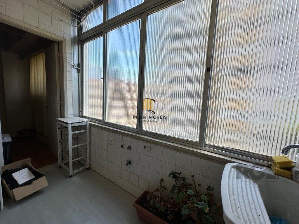 Vende-se apartamento 3 quartos com suíte, dependencia completa e hidro próximo ao Parcão - 133m² - Moinhos de Vento