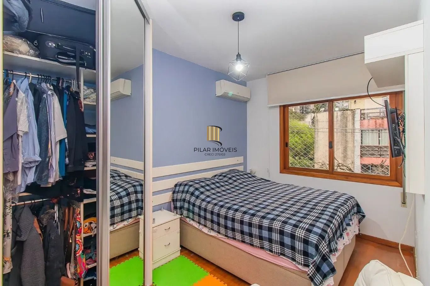 Vende-se apartamento com 2 quartos, 1 vaga e sacada com churrasqueira - Bela Vista