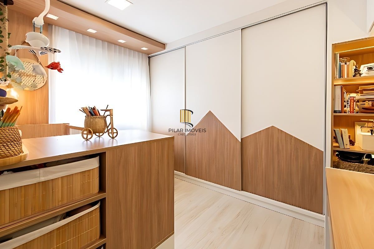 Vende-se apartamento com 2 quartos (1 suíte), 81m² e 2 vagas – Moinhos de Vento