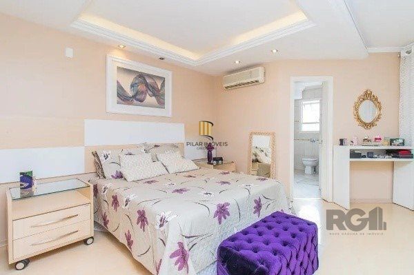 Casa  impecável com 3 quartos (1 suíte) e 2 vagas cobertas,