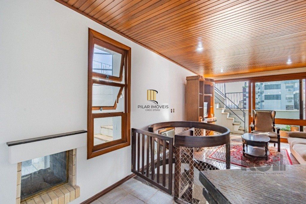 Vende-se ampla cobertura com 3 dormitórios 3 vagas - 269m² - Bairro Moinhos de Vento