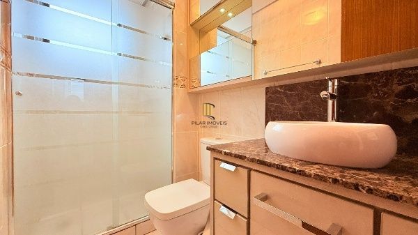 Vende-se apartamento com 2 quartos, 81 m²e 2 vagas – Petrópolis