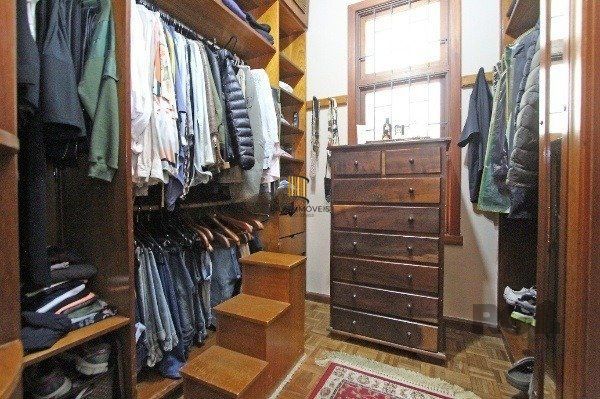 Vende-se amplo apartamento 3 dorm c/ suíte, 2 vagas cobertas, dependência completa, living com sacada - 233m² - Moinhos de Vento