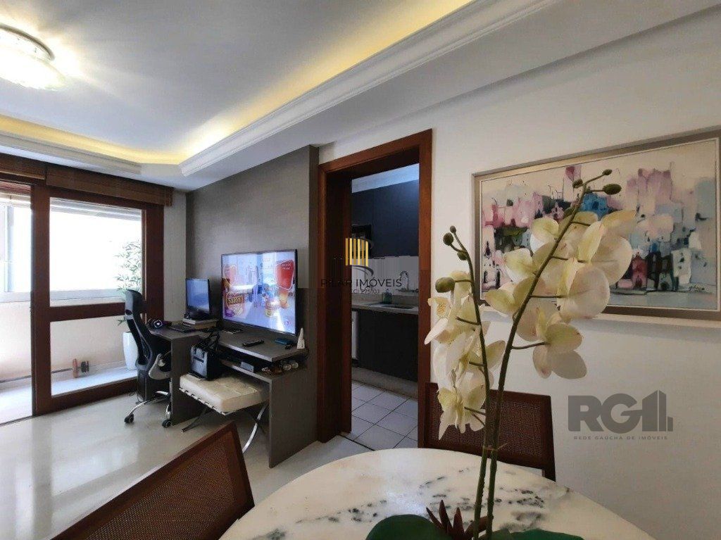 Vende-se apartamento com 2 quartos (1 suíte), 61 m² e 1 vaga – Petrópolis