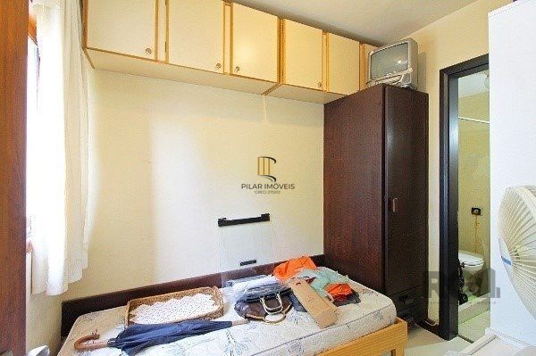 Vende-se amplo apartamento 3 quartos com suíte e 2 vagas no coração do Moinhos de vento, com 134m²