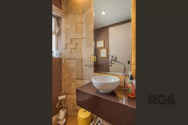 Bela cobertura com 3 quartos, incluindo 1 suíte, 2 vagas de garagem em localização privilegiada - 150m² - Auxiliadora