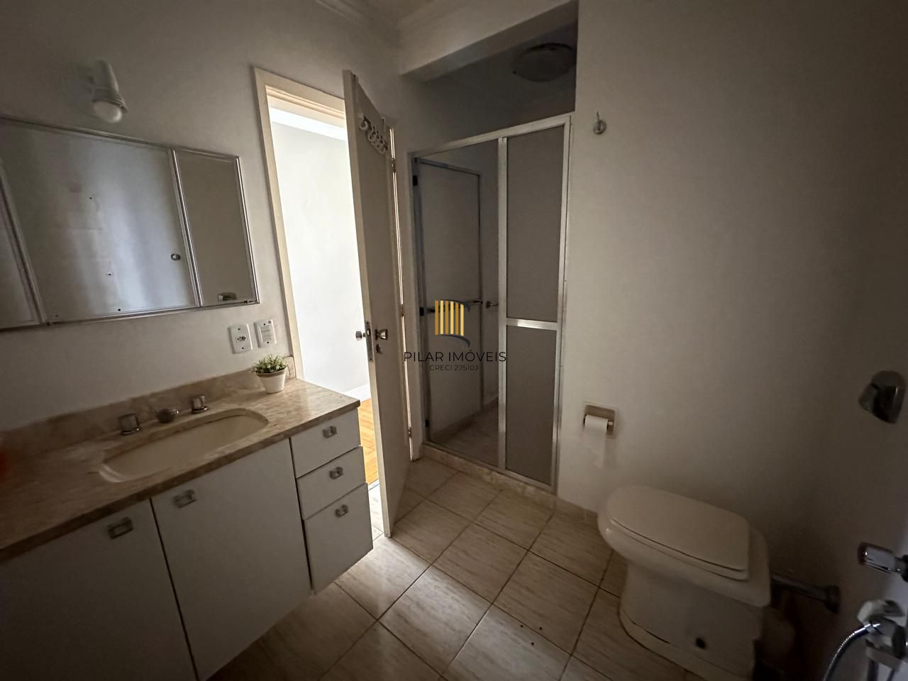Vende-se apartamento 3 quartos, dependencia completa - 83m² - Bom fim