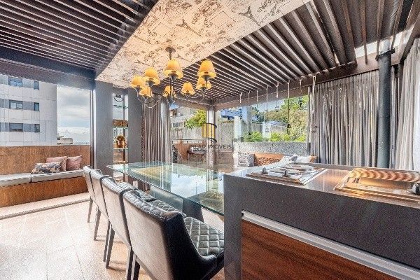 Vende-se cobertura com 2 quartos (1 suíte), 185m² e 2 vagas – Rio Branco