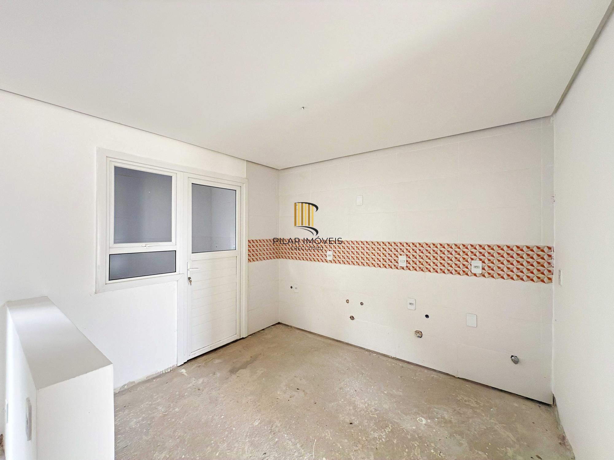 Vende-se casa em condomínio com 4 dormitórios (2 suítes), 3 vagas  – Tristeza