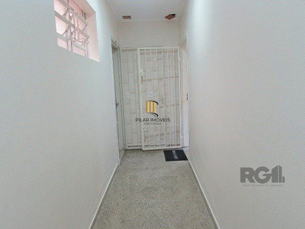 Apartamento com 1 Dormitório e Pátio Privativo no Bairro Petrópolis