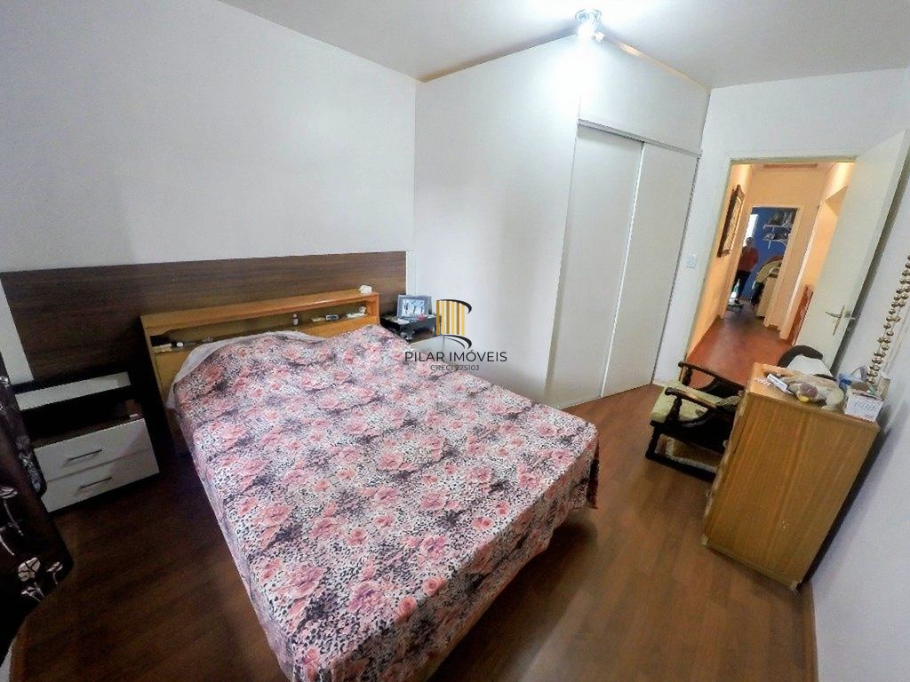 Vende-se casa com 4 quartos( 1 suíte), 156 m² e 2 vagas - Partenon