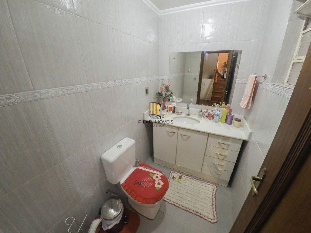 Vende-se casa com 4 quartos( 1 suíte), 156 m² e 2 vagas - Partenon
