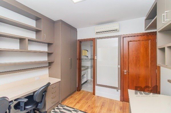 Apartamento de alto padrão, 3 suítes, 3 vagas, ao lado da Praça da Encol
