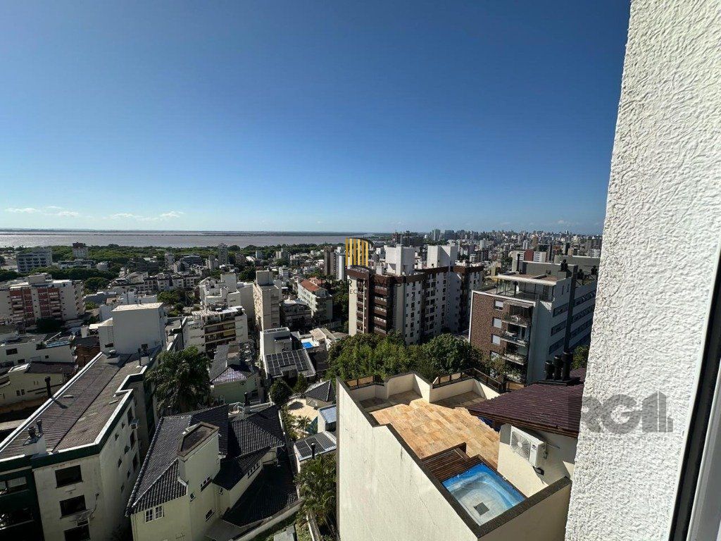 Vende-se amplo apartamento 3 quartos com suíte e 2 vagas no Menino Deus  - 88m²