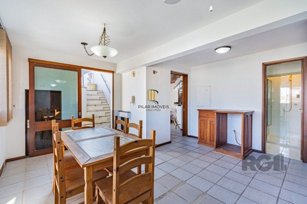 Vende-se ampla cobertura com 3 dormitórios 3 vagas - 269m² - Bairro Moinhos de Vento
