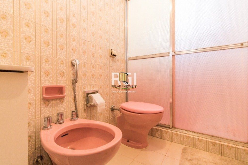 Apartamento á Venda - 140m², 3 dormitórios, sendo 1 suites, 2 vagas - São João