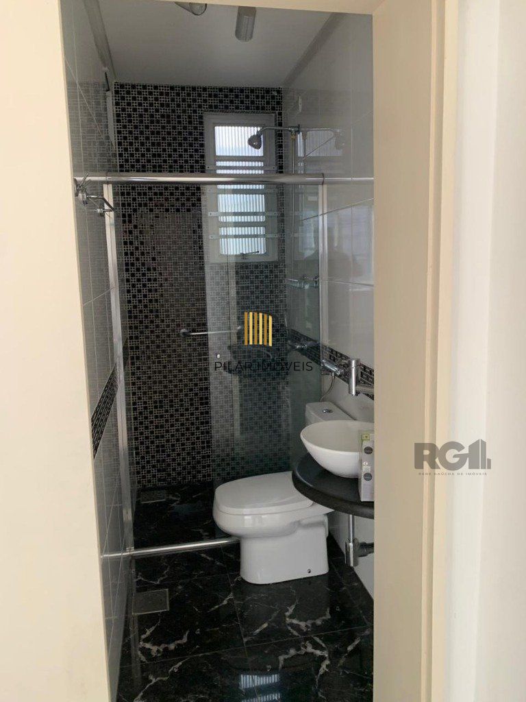 Vende-se belíssimo apartamento 3 suítes, de frente, próximo ao Parcão, reformado e com pátio - 194m² - Auxiliadora