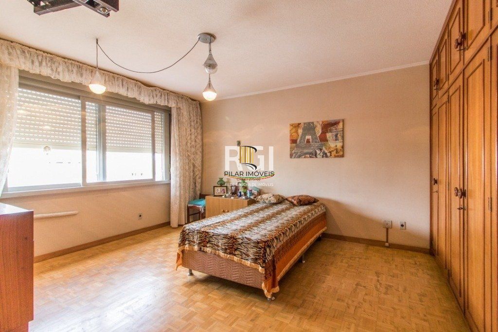 Apartamento á Venda - 140m², 3 dormitórios, sendo 1 suites, 2 vagas - São João