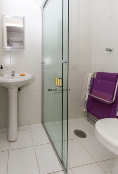 Vende-se amplo apartamento de 195m², 3 Suítes, 3 Vagas, localizado no bairro Bela Vista