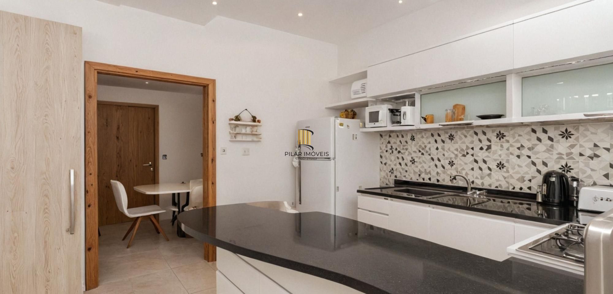 Vende-se amplo apartamento térreo com 3 quartos e 140m² - Rio Branco