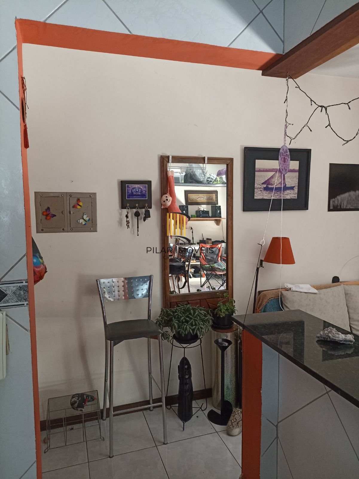 Vende-se apartamento de 1 dormitório com sacada e 47m² - Cidade Baixa