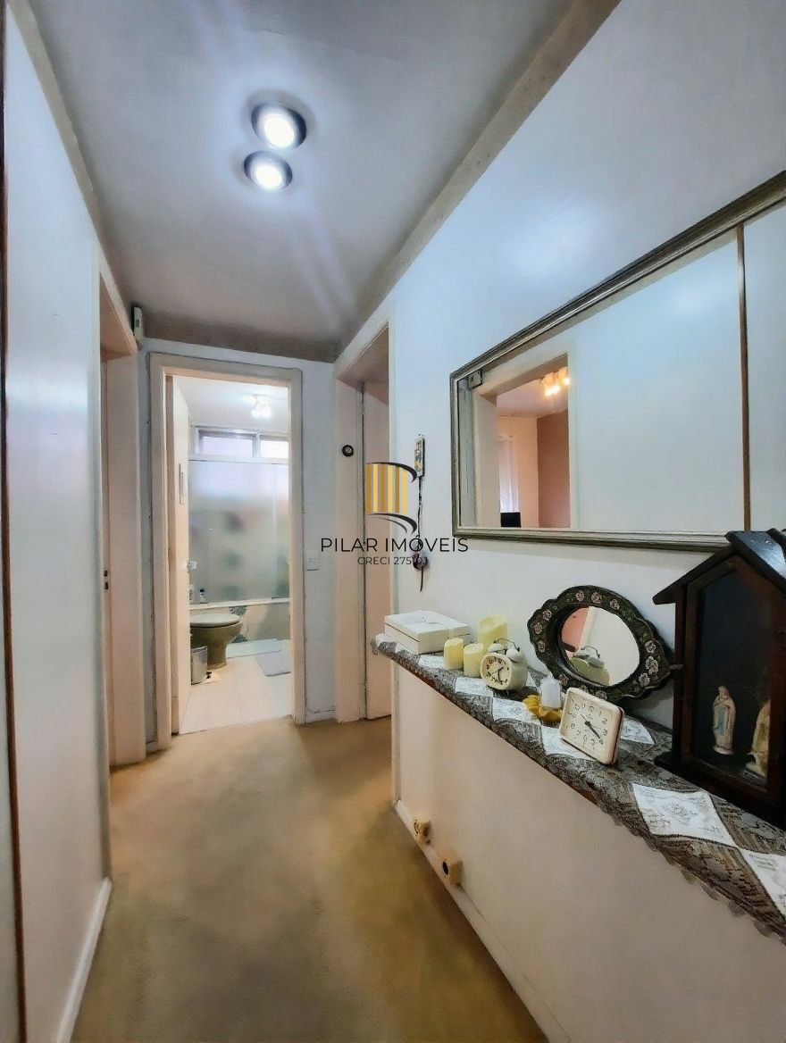 Vende-se apartamento com 3 quartos(1 suíte), 184m² e 2 vagas - Bom Fim