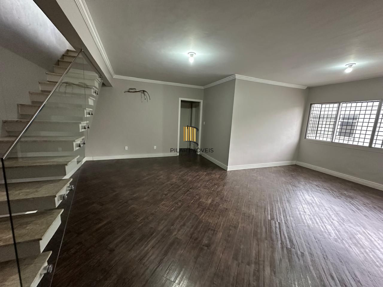 Vende-se cobertura com 2 quartos(2 suítes), piscina, 2 vagas e 235 m² – Mont`Serrat