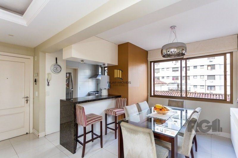 Apartamento 3 dormitórios, 1 suíte, 2 vagas - 74,91m² no Bairro Petrópolis