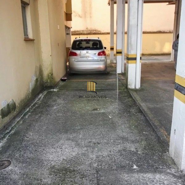 Vende-se apartamento com 2 quartos, 84 m² e 1 vaga - Menino Deus