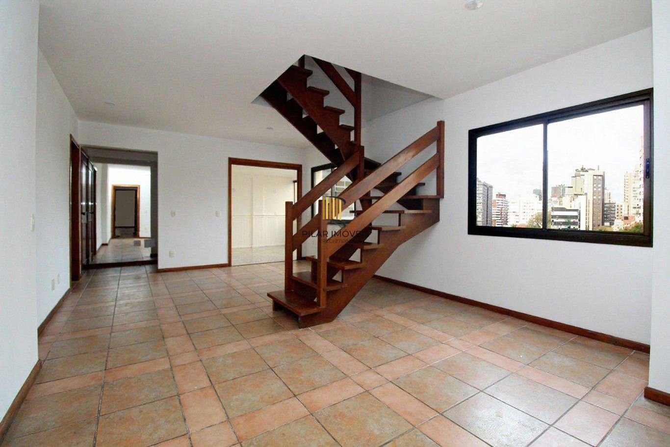 Vende-se cobertura com 3 dormitórios, piscina, 245m² e 2 vagas - Mont Serrat