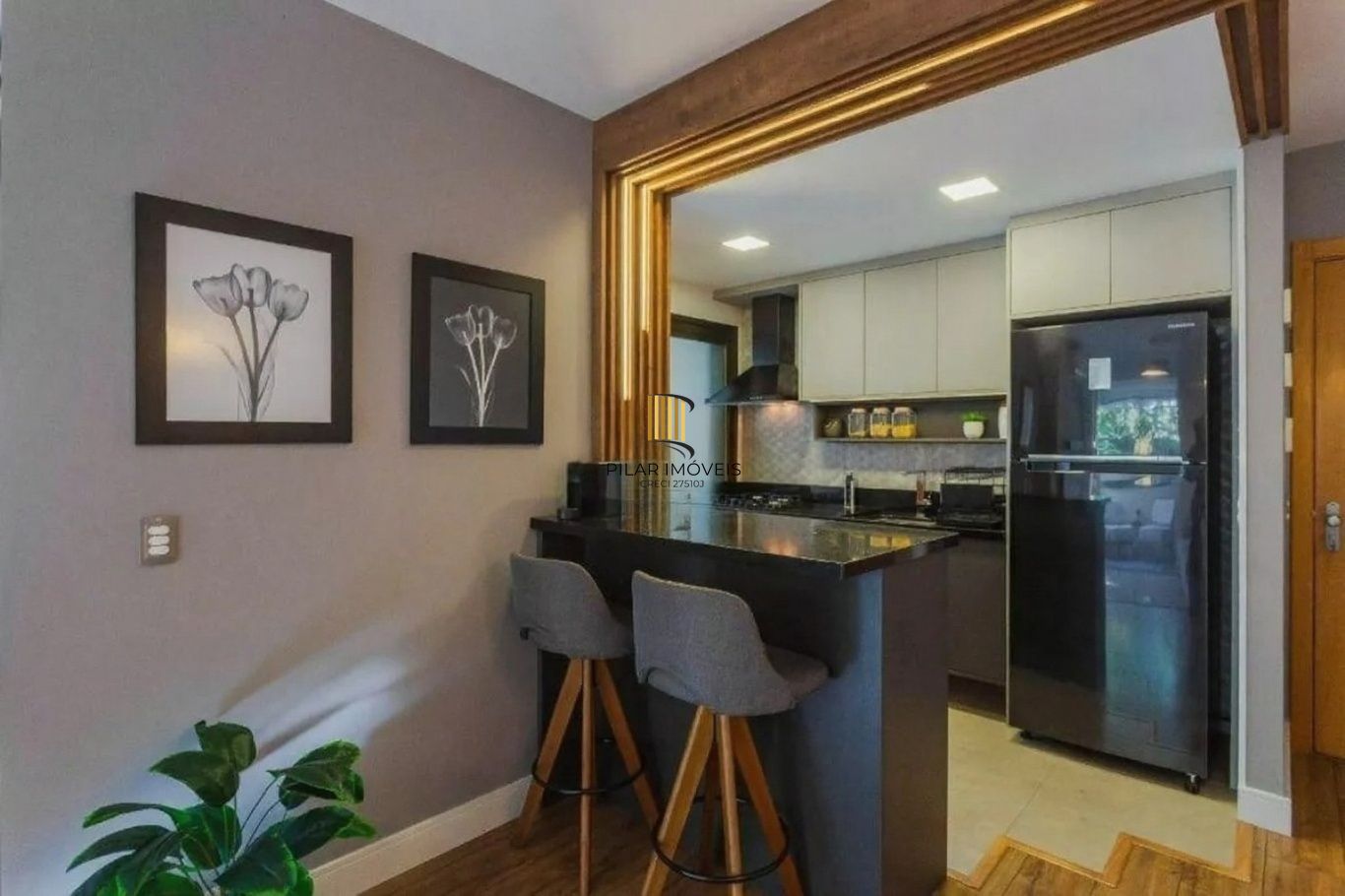 Vende-se apartamento com 2 quartos (1 suíte), 71m² e 1 vaga – Passo da Areia