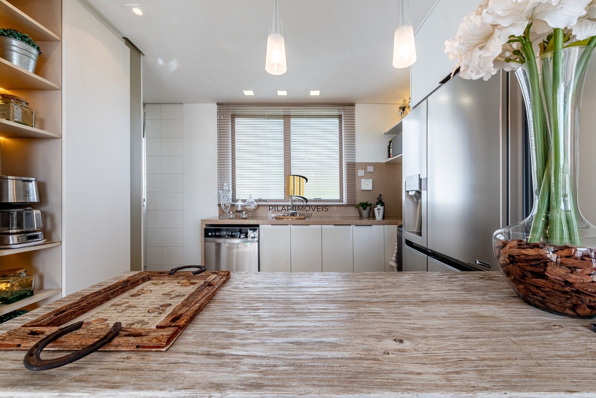 Vende-se cobertura com 2 quartos (1 suíte), 185m² e 2 vagas – Rio Branco