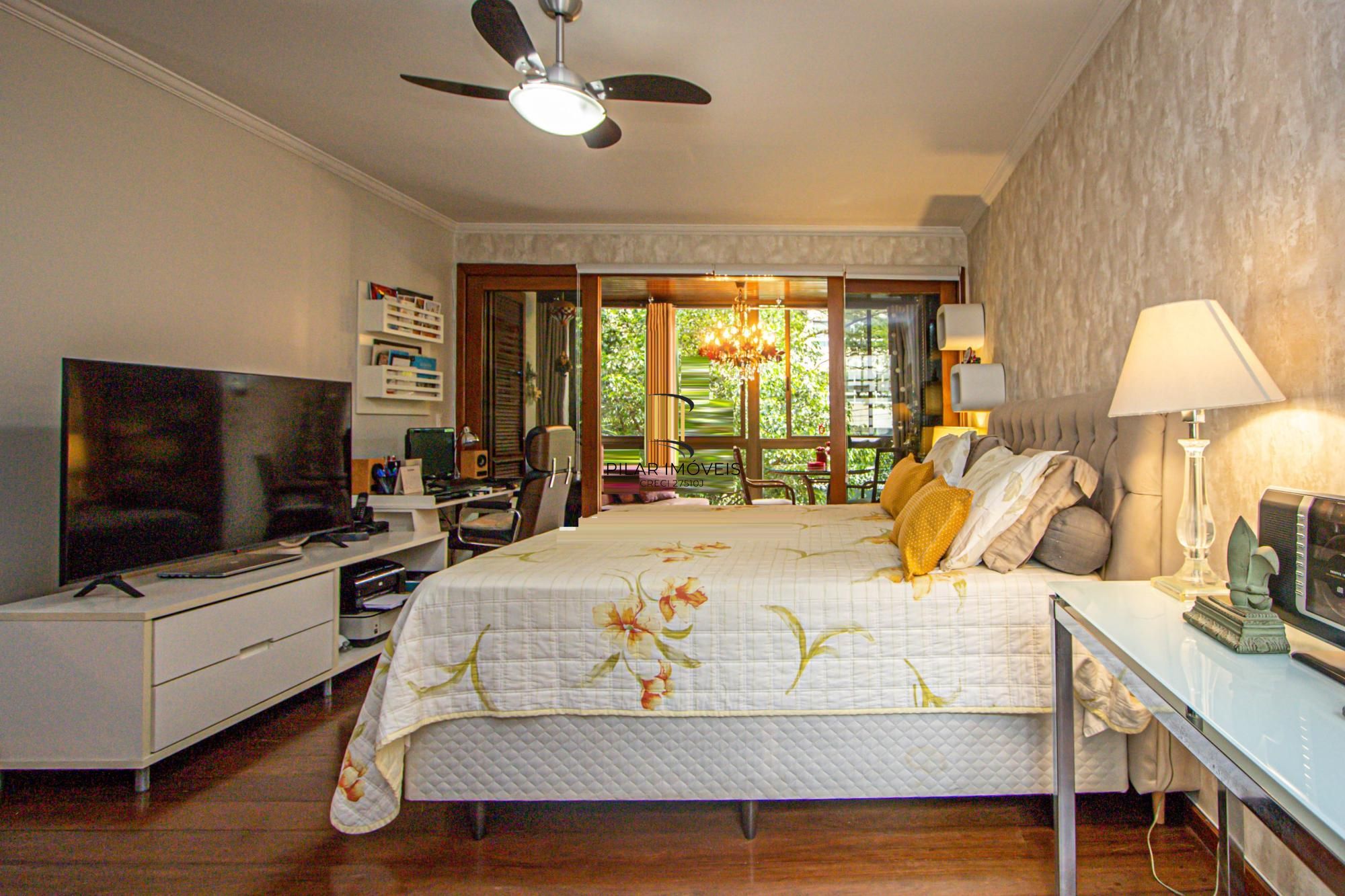 Apartamento mobiliado com 4 quartos, hidromassagem e 2 vagas -254 m²- Petrópolis