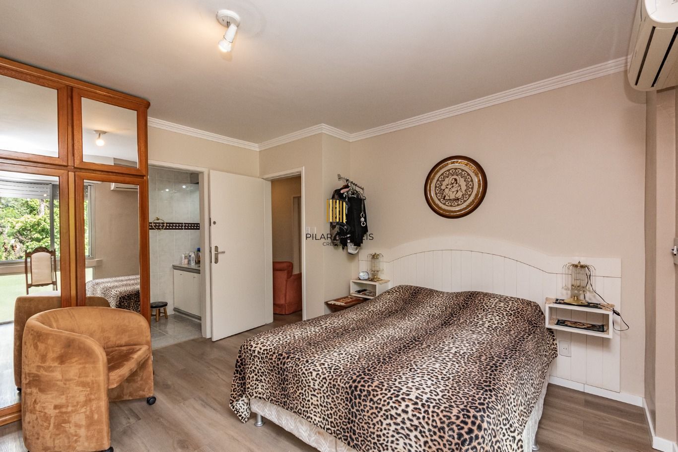 Vende-se apartamento com 3 quartos (1 suíte), 133 m² e 1 vaga – Petrópolis